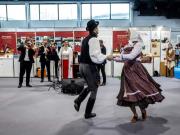 A szervezett és spontán néptánc fellépések szerves részei voltak a kiállításnak